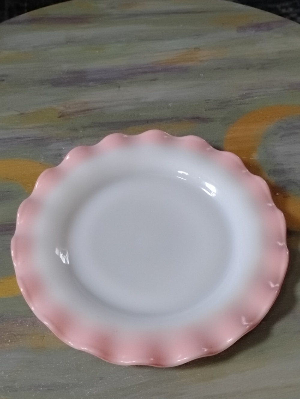 Hazel Atlas Scalloped Edge 7" Plate in Pink and White